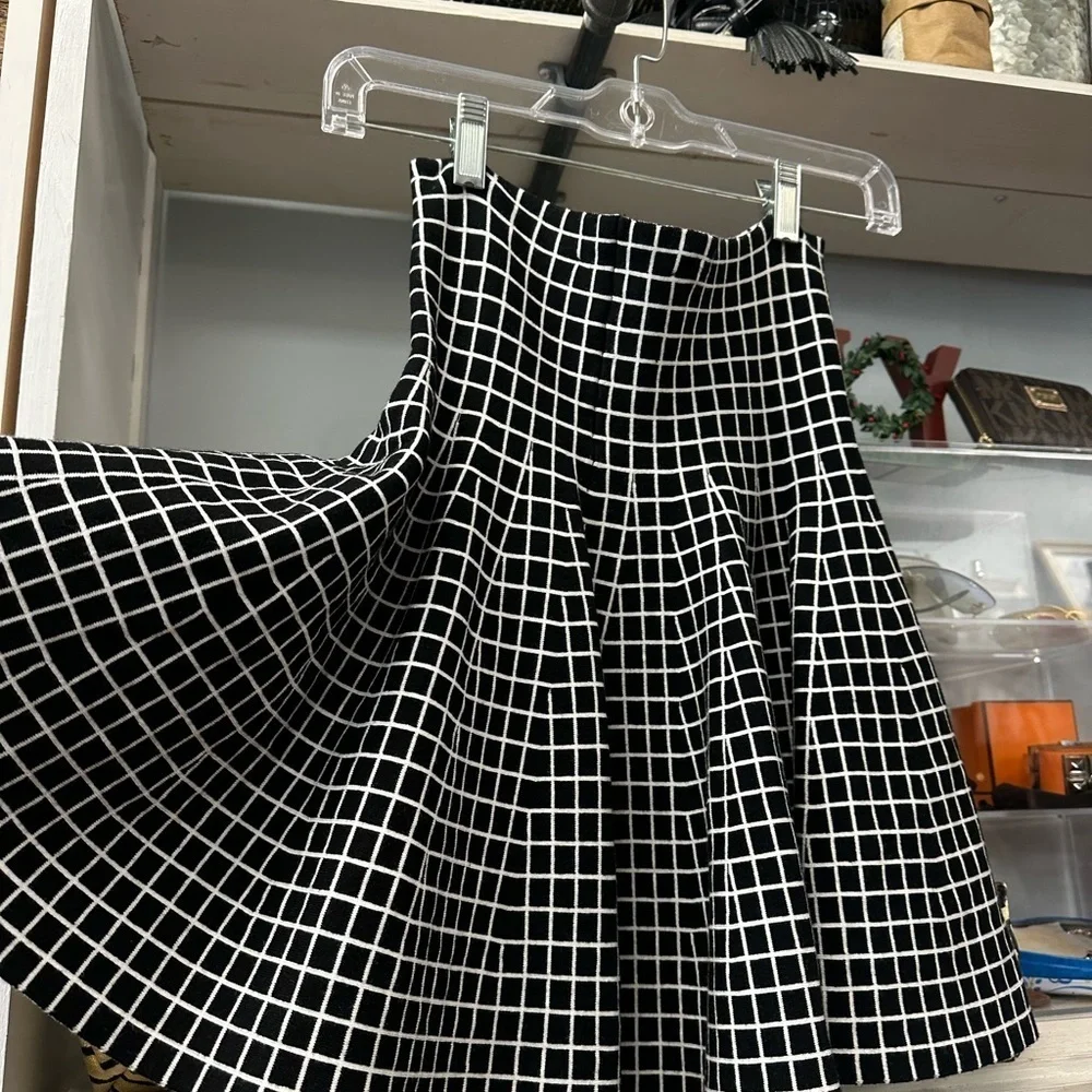 Vertigo Fit & Flare Grid Skirt – Size M